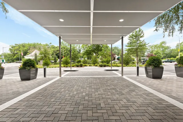 $260,000 | 5900 Arlington Avenue, Unit 15E | North Riverdale