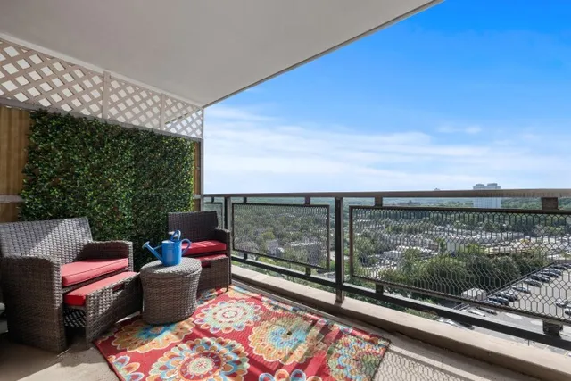 $260,000 | 5900 Arlington Avenue, Unit 15E | North Riverdale