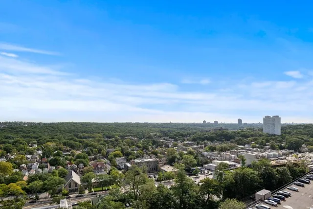 $260,000 | 5900 Arlington Avenue, Unit 15E | North Riverdale