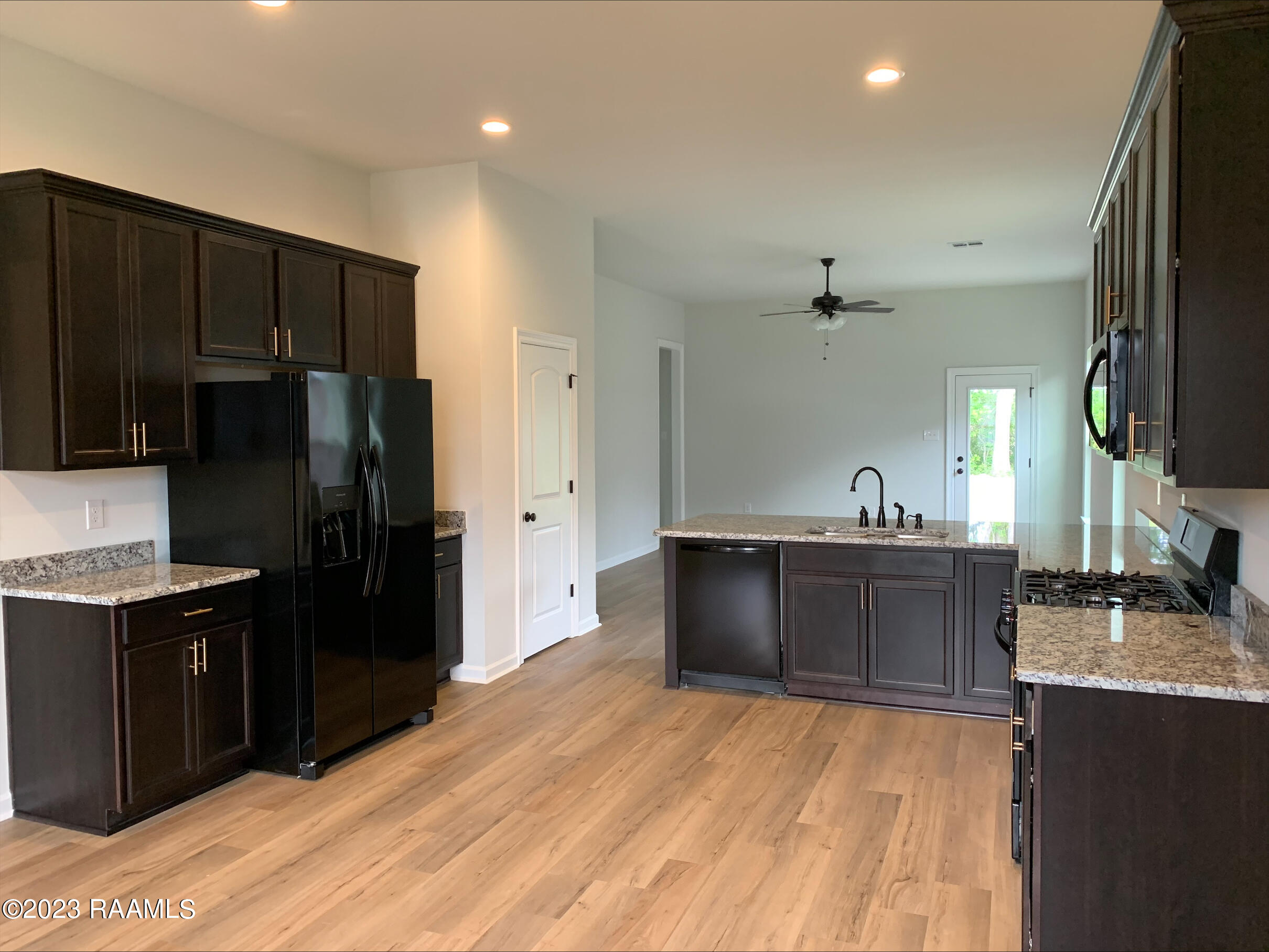 136 Lightbourne Drive Lafayette, LA 70506 - Photo 2 of 7 002 KITCHEN
