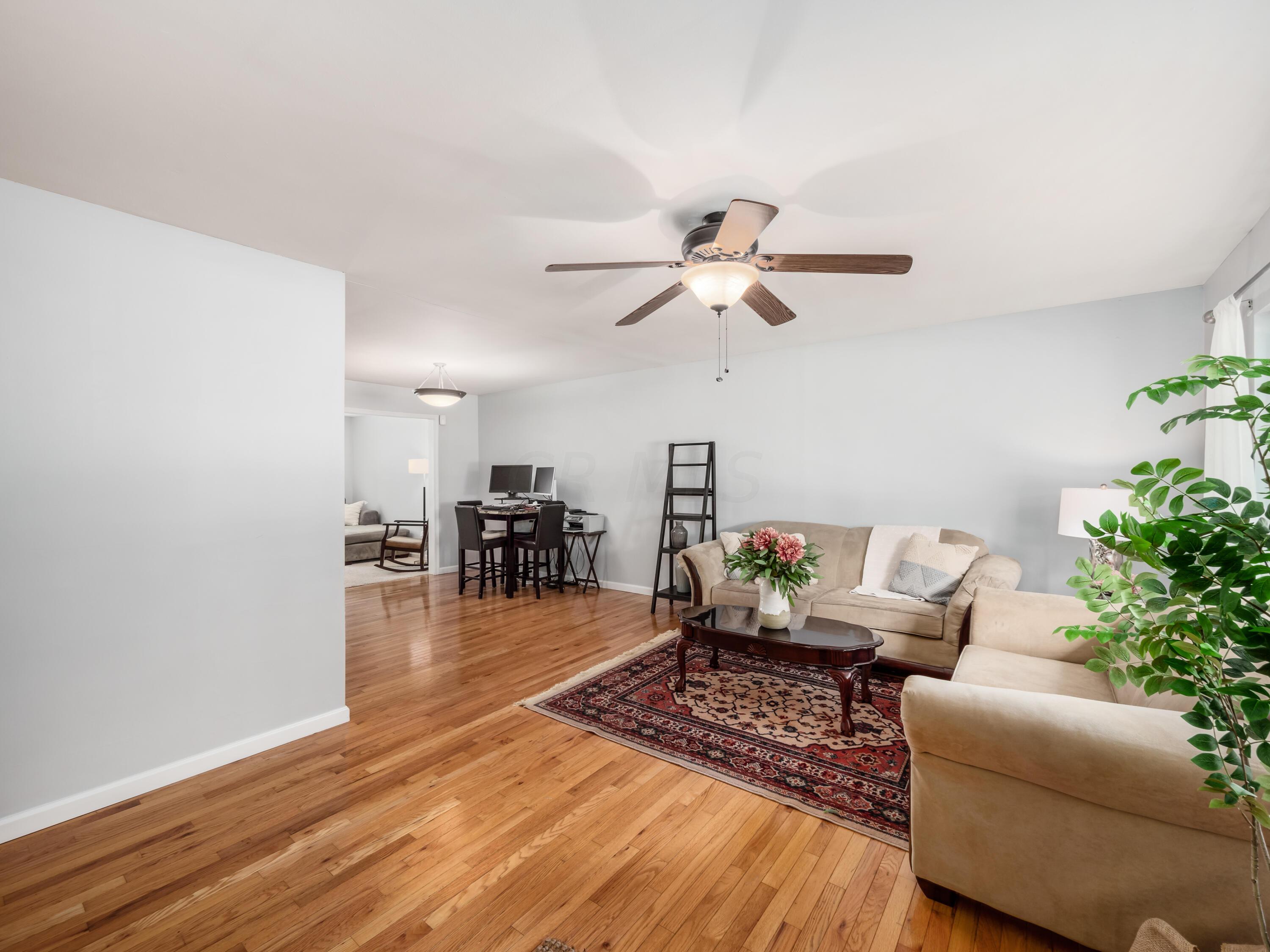 2829 Fleet Road Columbus, OH 43232 - Photo 5 of 36 A_2829_Fleet_038