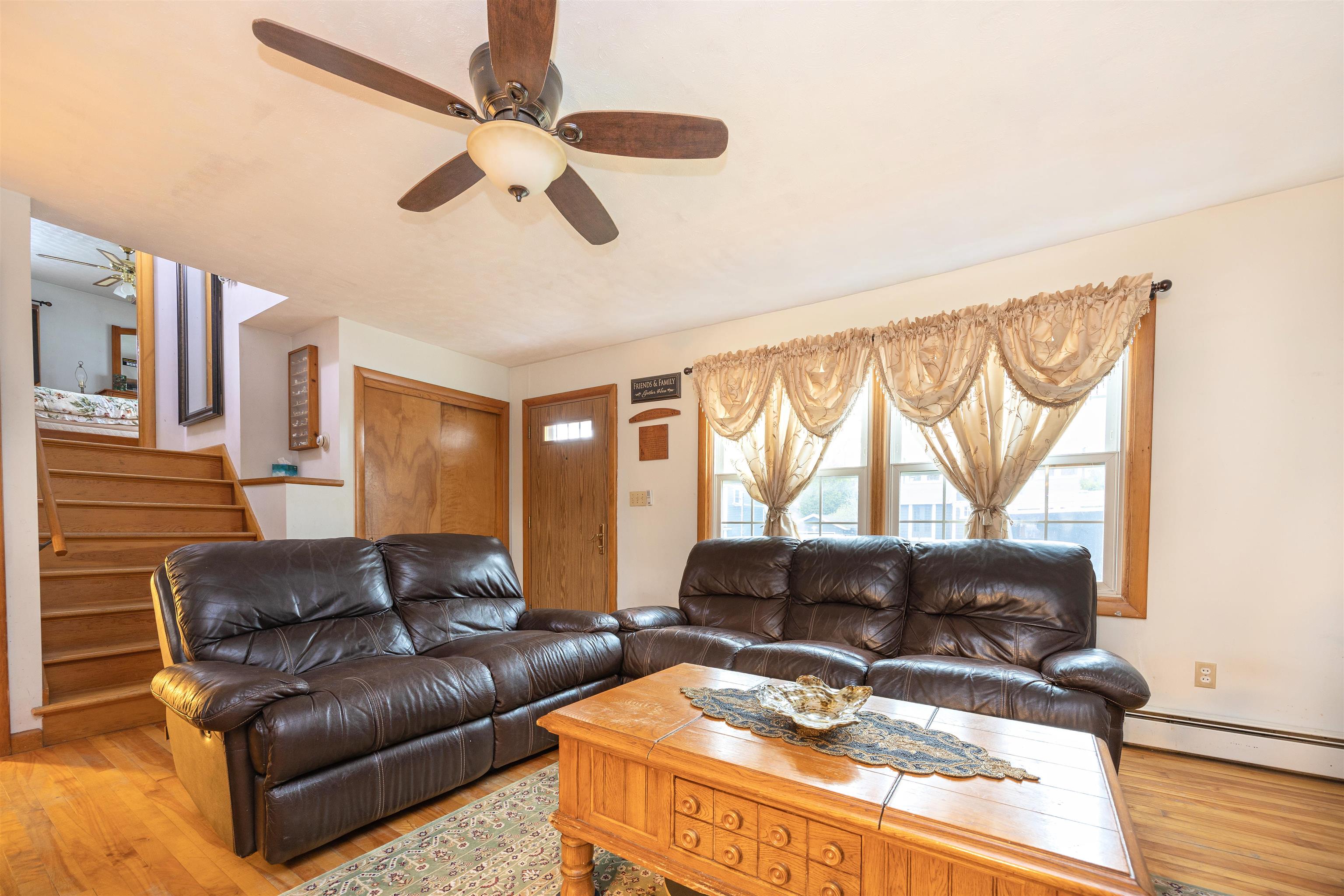 117 Underclyffe Road St. Johnsbury, VT 05819 - Photo 4 of 36