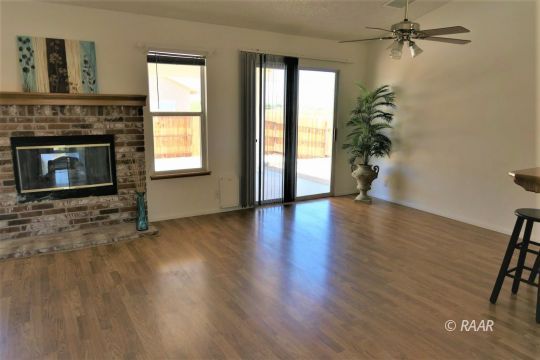 400 Christopher Court Ridgecrest, CA 93555 - Photo 3 of 29
