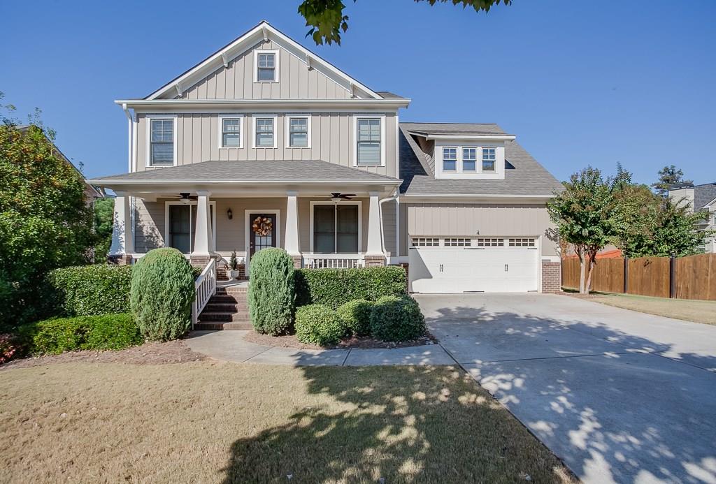 Gorgeous crafsman style home.