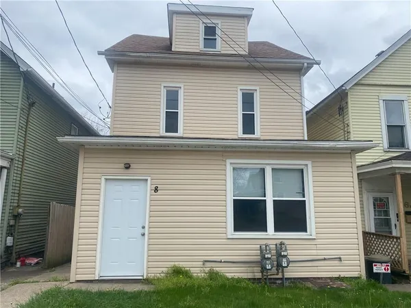 $825 | 8 South Good Street, Unit 2, Jeannette, PA 15644