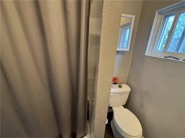 $825 | 8 South Good Street, Unit 2, Jeannette, PA 15644
