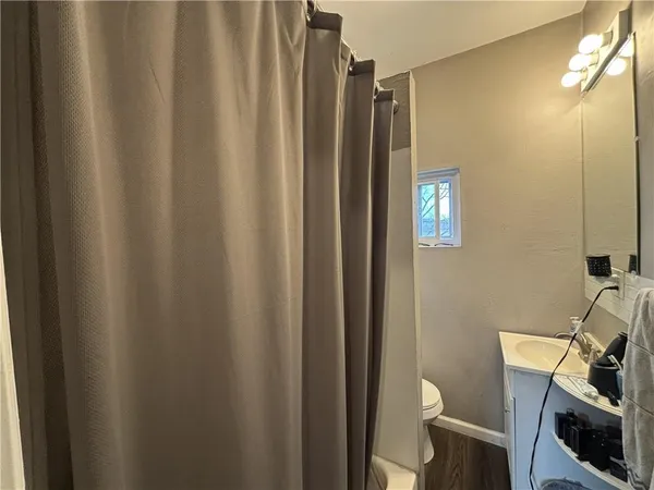 $825 | 8 South Good Street, Unit 2, Jeannette, PA 15644