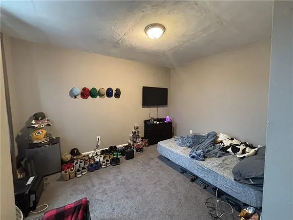 $825 | 8 South Good Street, Unit 2, Jeannette, PA 15644