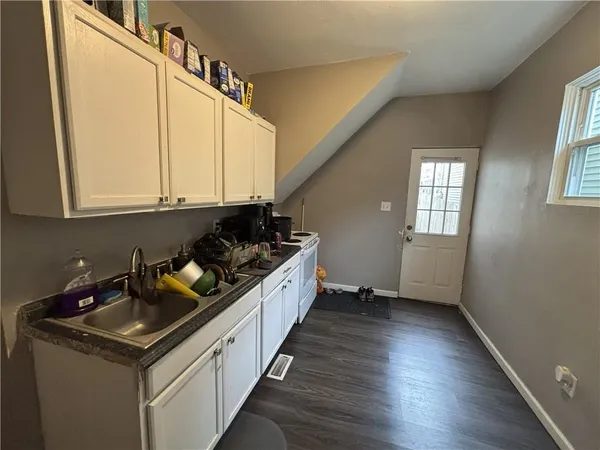 $825 | 8 South Good Street, Unit 2, Jeannette, PA 15644