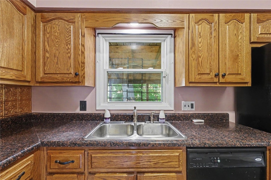 3583 Plover Drive Decatur, IL 62526 - Photo 15 of 41 Gallery Image 15
