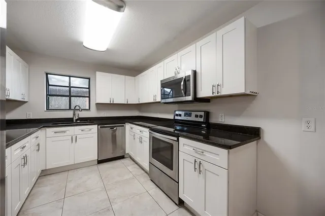 $3,100 | 4148 Lancaster Drive, Sarasota, FL 34241