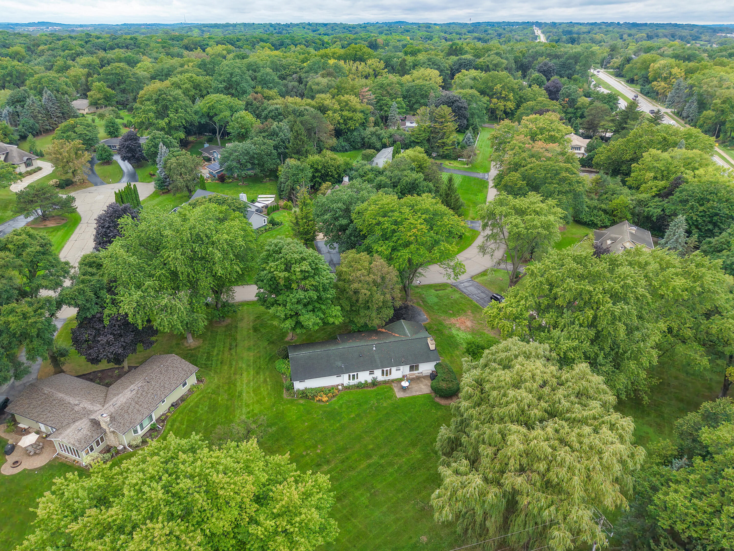 2120 Elm Tree Road Elm Grove, WI 53122 - Photo 3 of 30 DJI_20260915112459_0007_D