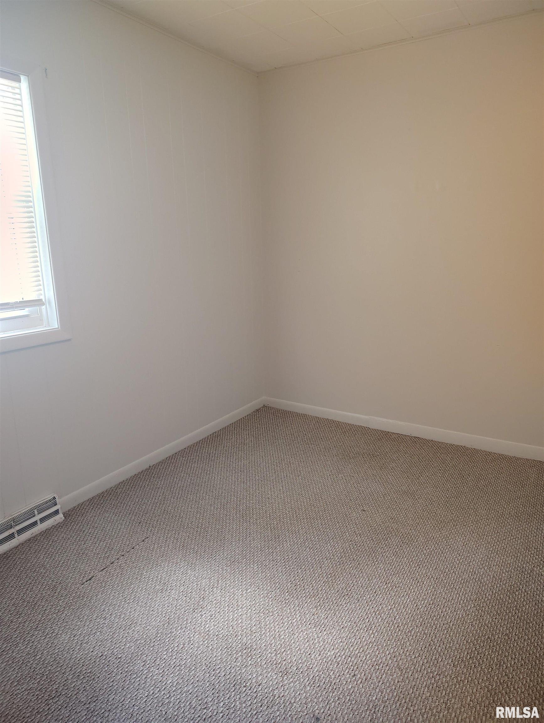 1031 East Olive Street Canton, IL 61520 - Photo 14 of 27