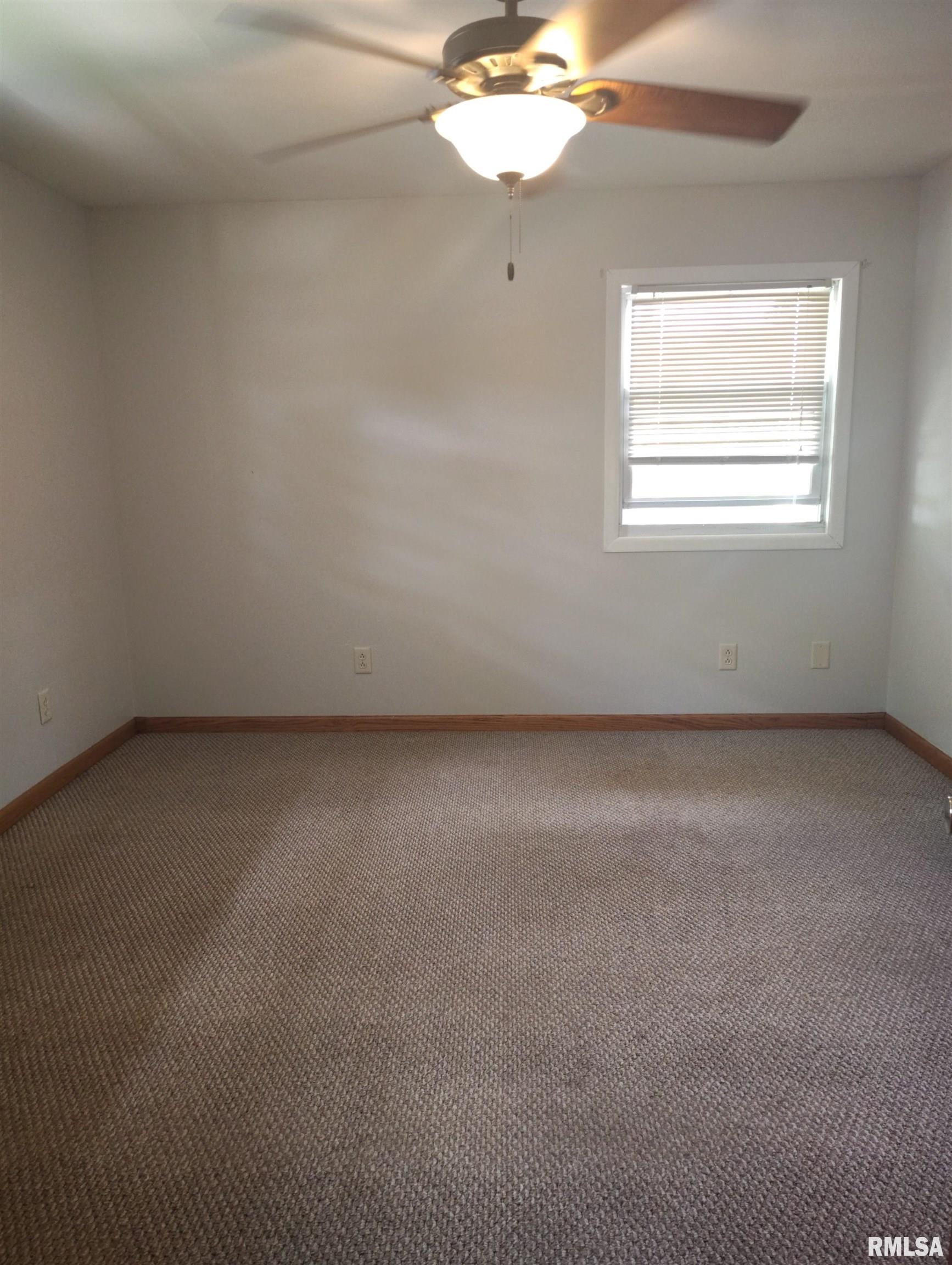 1031 East Olive Street Canton, IL 61520 - Photo 20 of 27