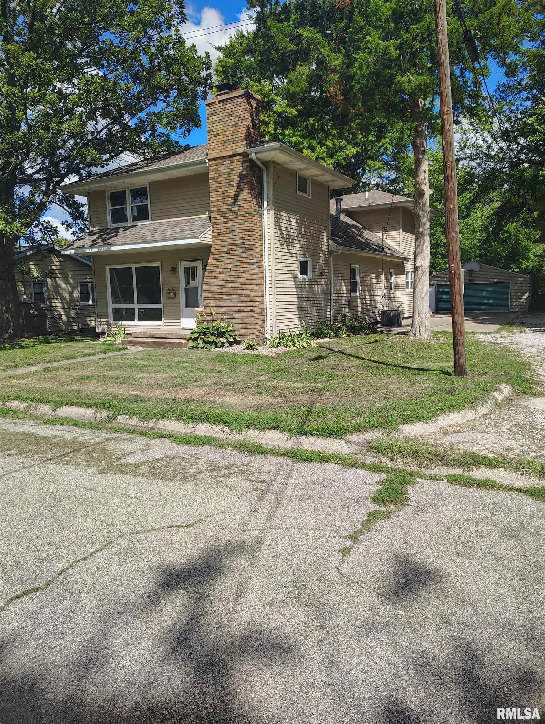 1031 East Olive Street Canton, IL 61520 - Photo 2 of 27