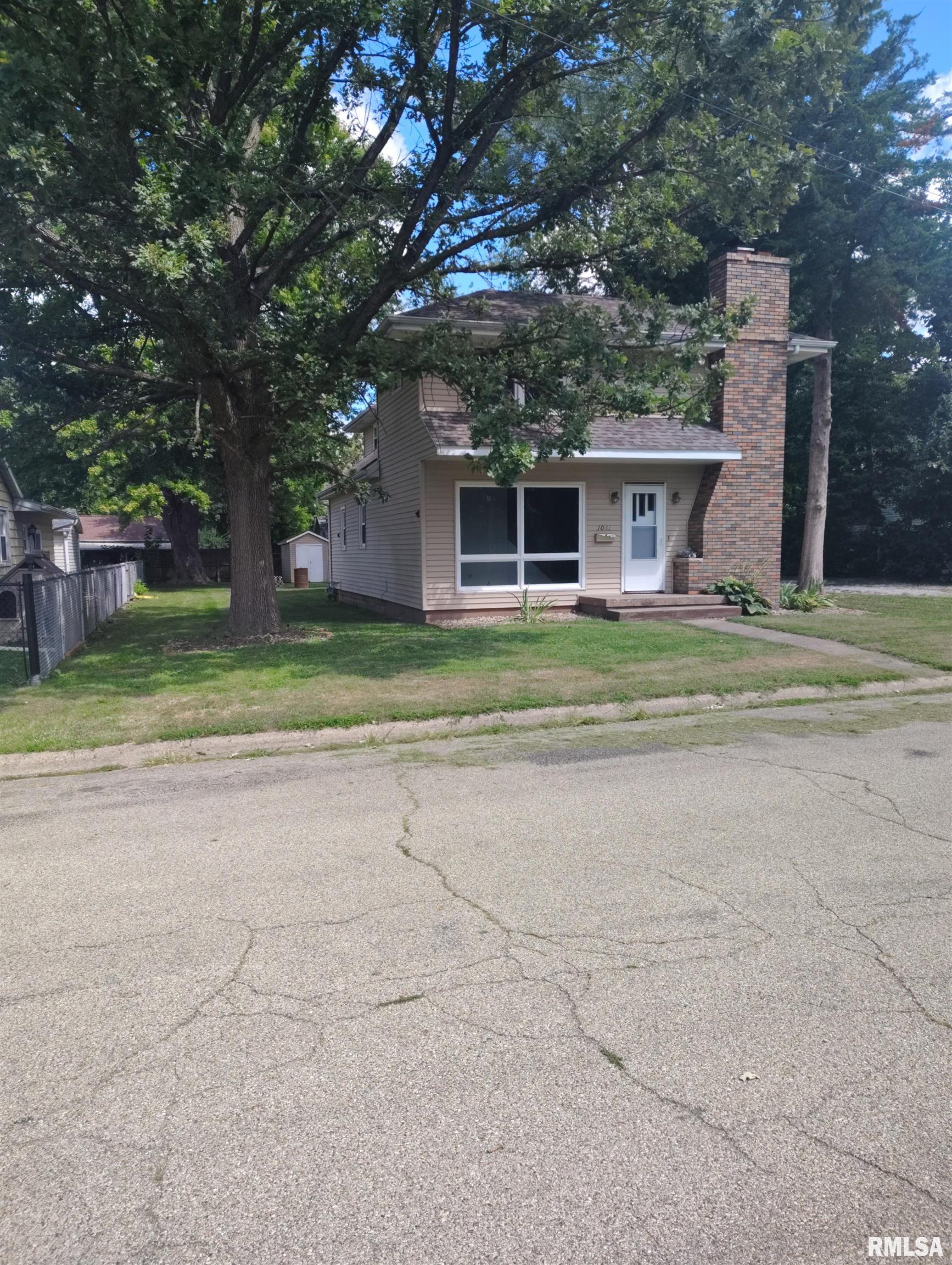 1031 East Olive Street Canton, IL 61520 - Photo 4 of 27