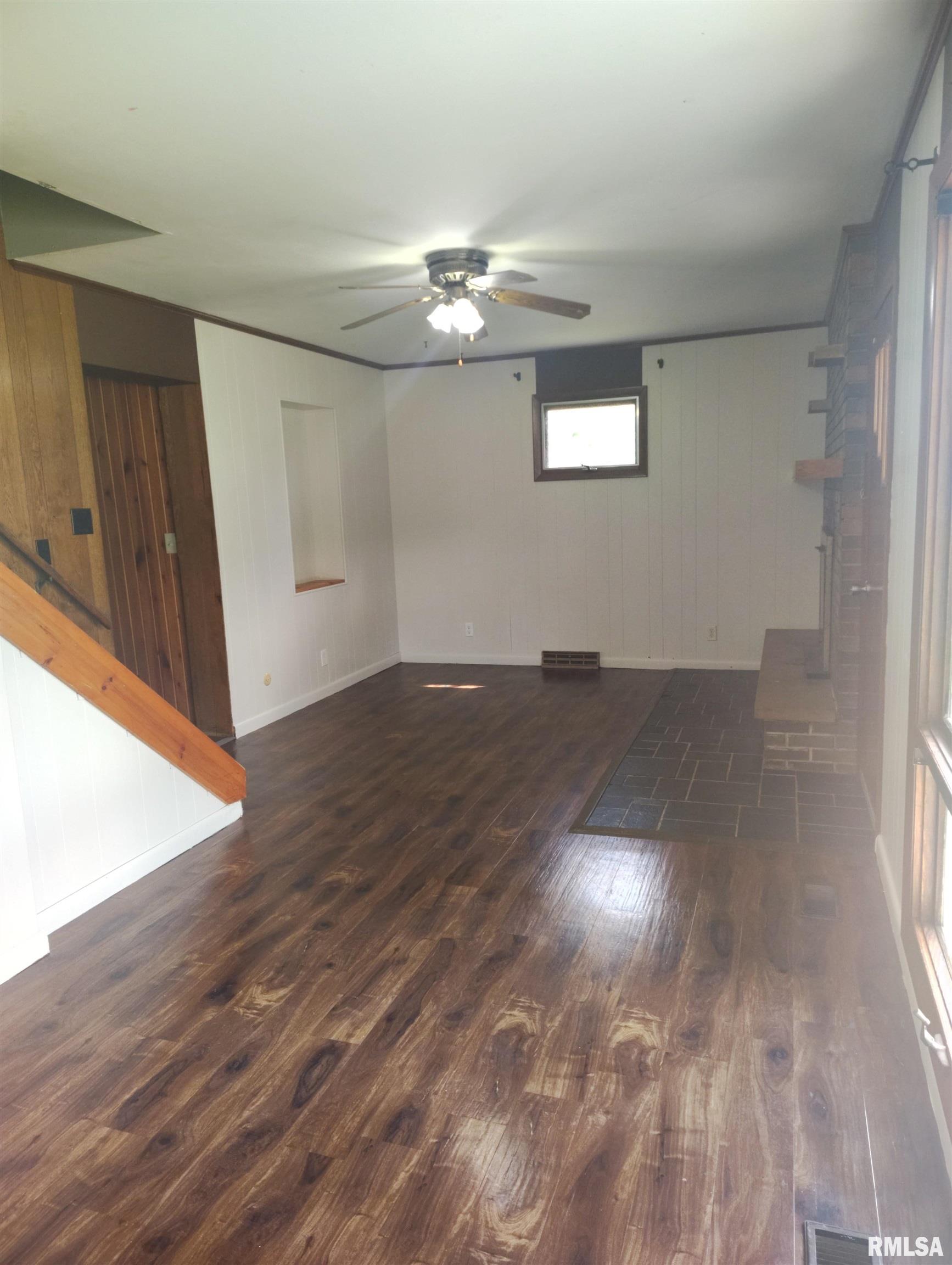 1031 East Olive Street Canton, IL 61520 - Photo 7 of 27