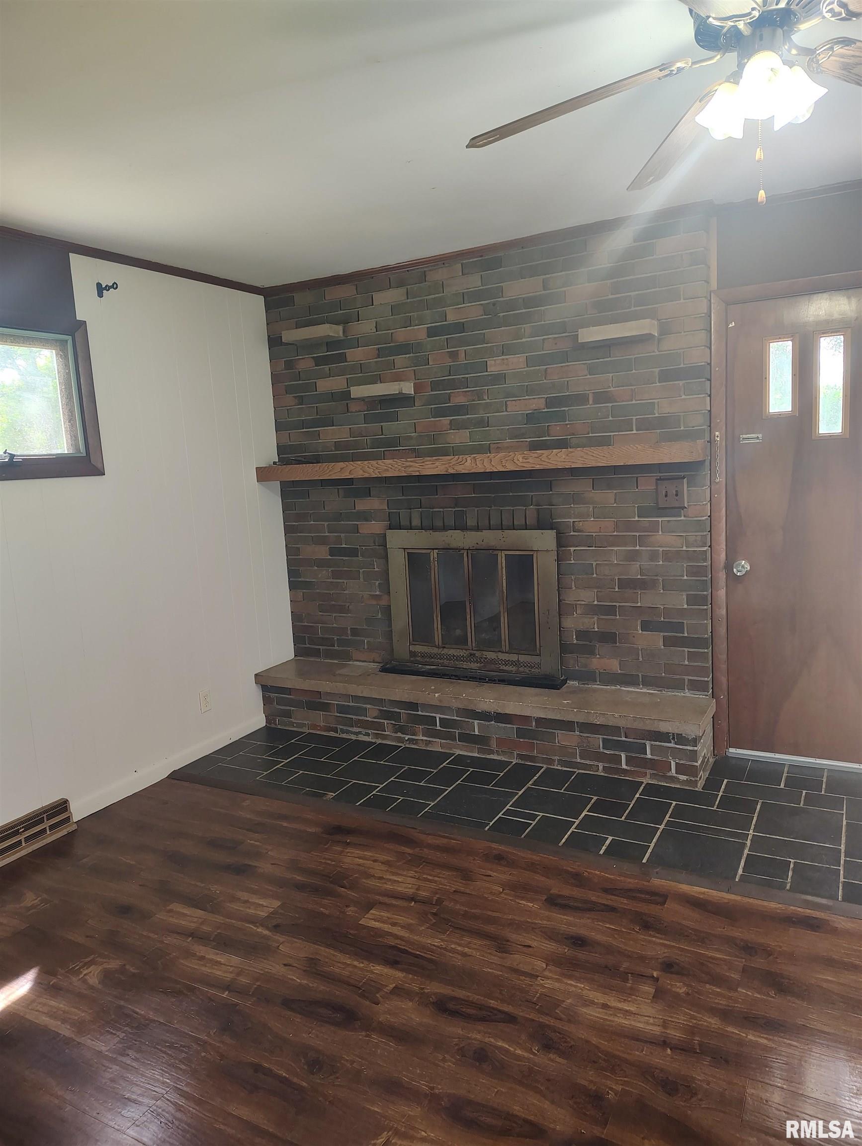 1031 East Olive Street Canton, IL 61520 - Photo 8 of 27