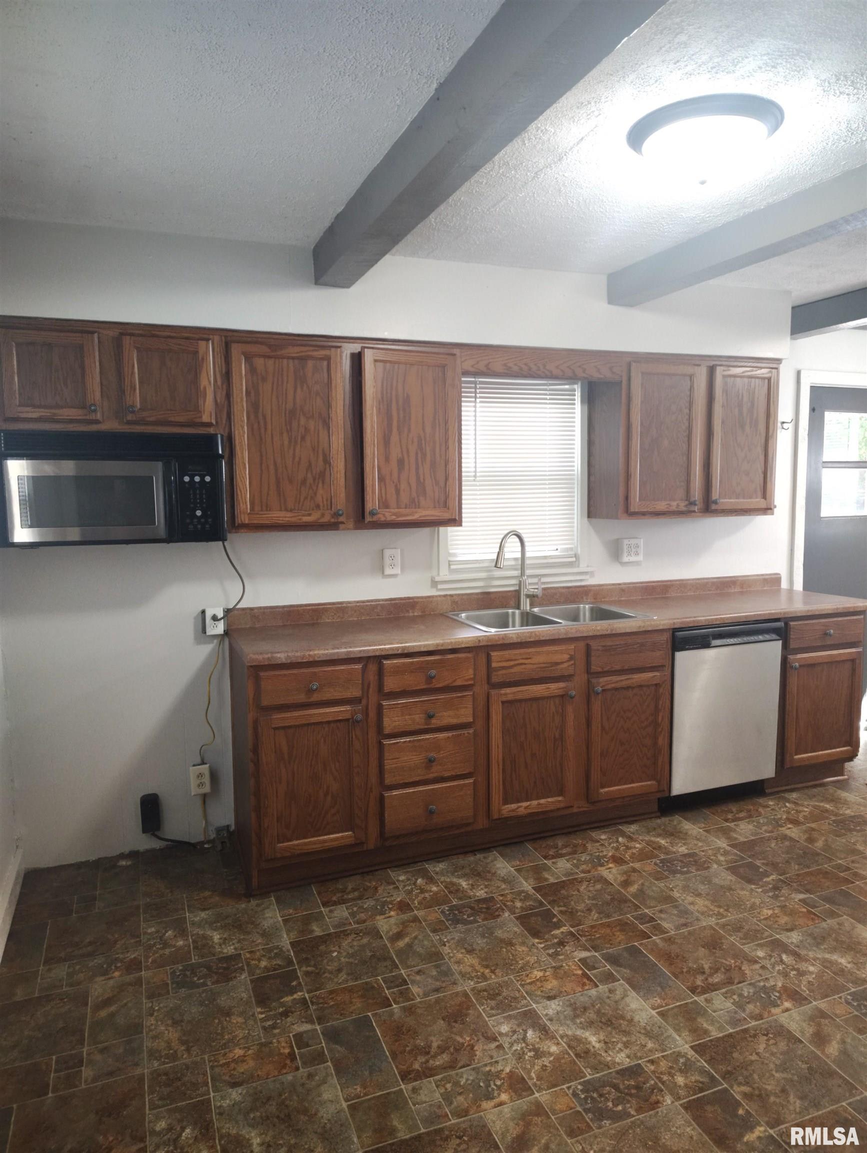 1031 East Olive Street Canton, IL 61520 - Photo 10 of 27