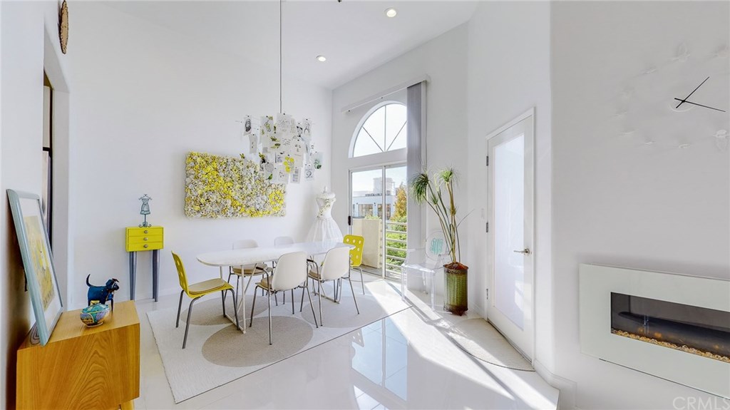 840 North Croft Avenue, Unit PH301 Los Angeles, CA 90069 - Photo 12 of 44