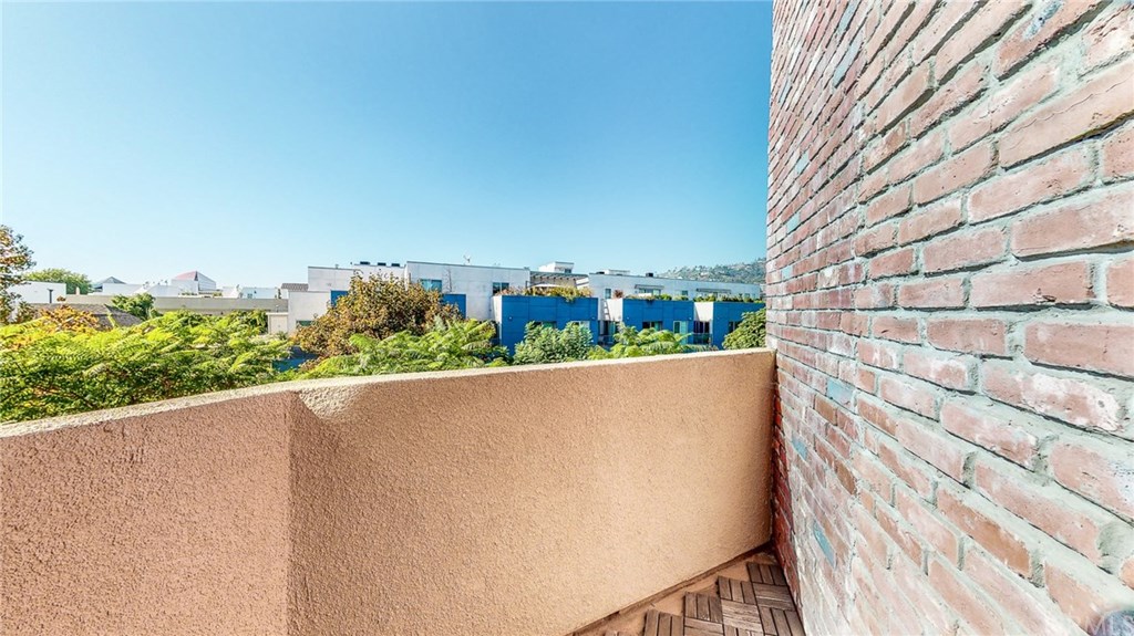 840 North Croft Avenue, Unit PH301 Los Angeles, CA 90069 - Photo 15 of 44