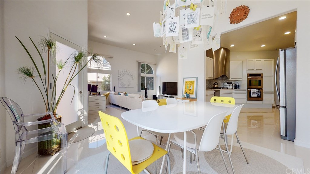 840 North Croft Avenue, Unit PH301 Los Angeles, CA 90069 - Photo 17 of 44