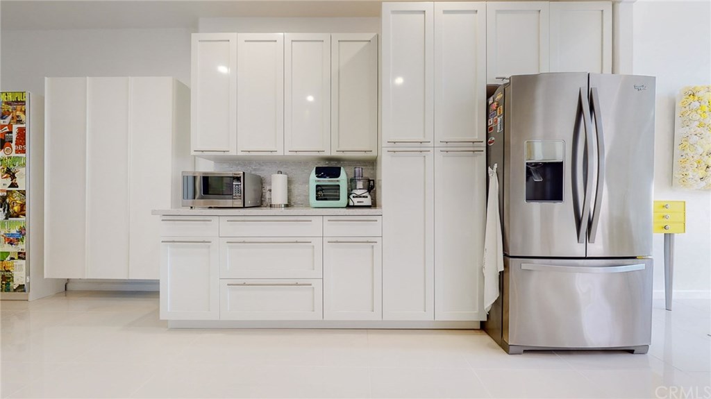 840 North Croft Avenue, Unit PH301 Los Angeles, CA 90069 - Photo 20 of 44