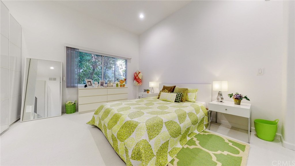 840 North Croft Avenue, Unit PH301 Los Angeles, CA 90069 - Photo 22 of 44