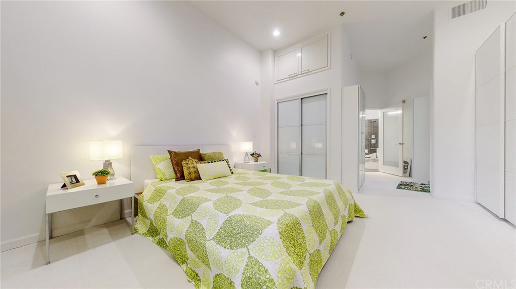 840 North Croft Avenue, Unit PH301 Los Angeles, CA 90069 - Photo 25 of 44