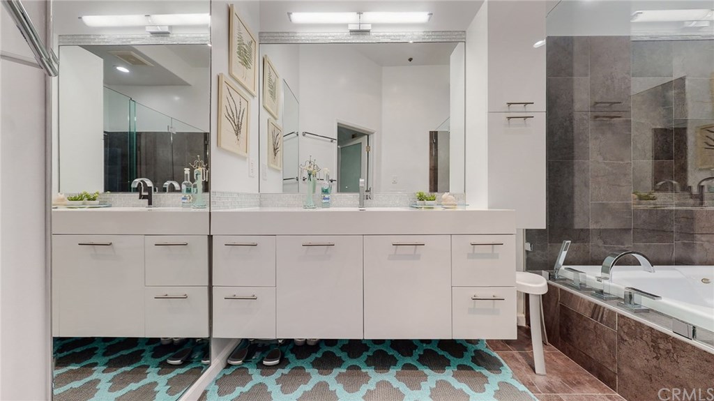 840 North Croft Avenue, Unit PH301 Los Angeles, CA 90069 - Photo 26 of 44