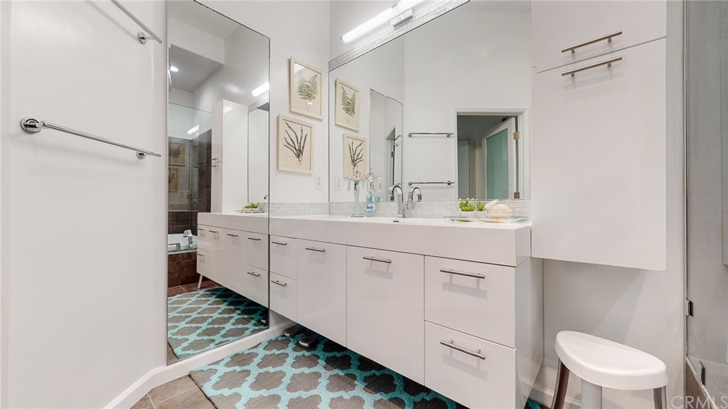 840 North Croft Avenue, Unit PH301 Los Angeles, CA 90069 - Photo 27 of 44