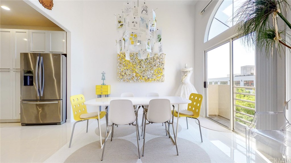 840 North Croft Avenue, Unit PH301 Los Angeles, CA 90069 - Photo 4 of 44