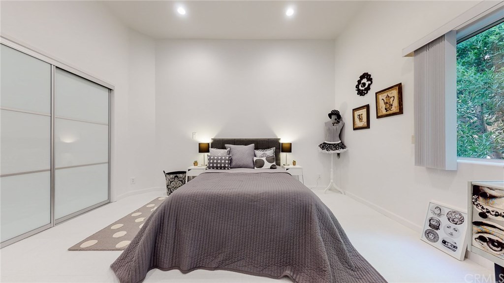 840 North Croft Avenue, Unit PH301 Los Angeles, CA 90069 - Photo 33 of 44