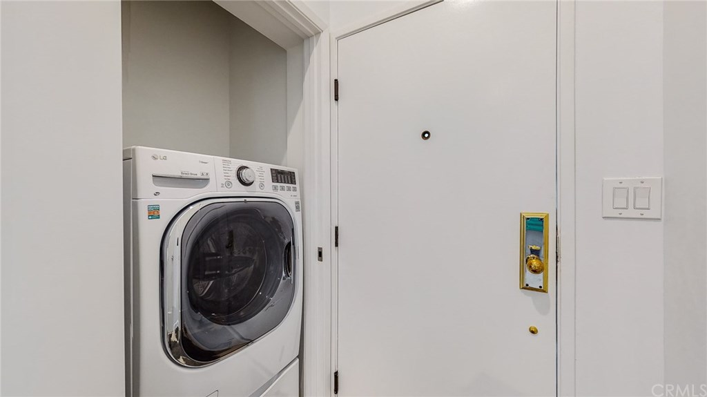 840 North Croft Avenue, Unit PH301 Los Angeles, CA 90069 - Photo 40 of 44