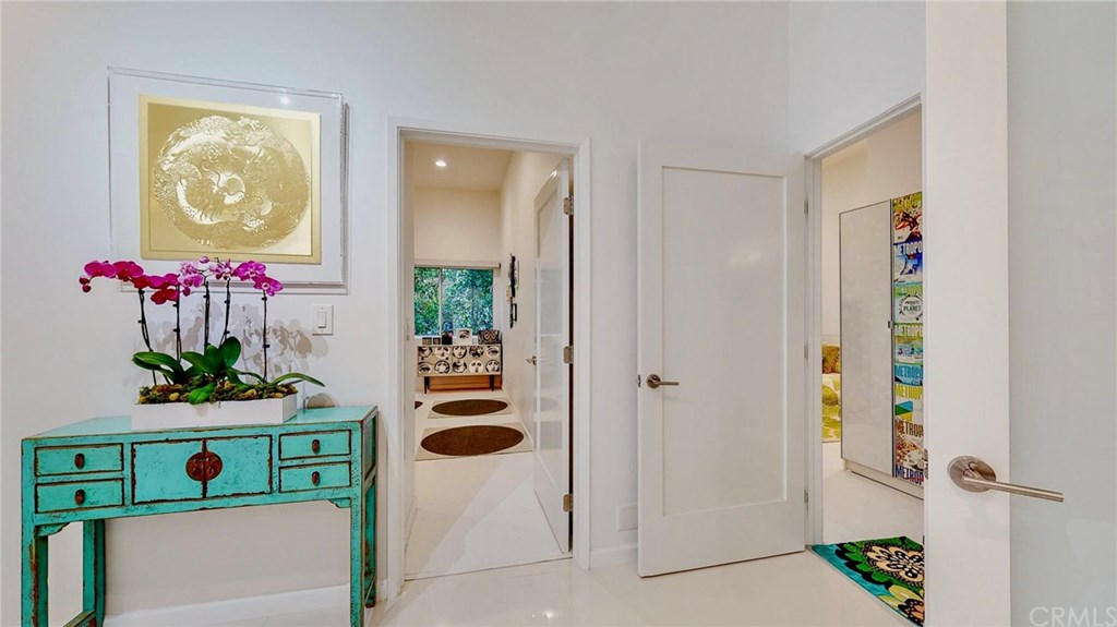 840 North Croft Avenue, Unit PH301 Los Angeles, CA 90069 - Photo 6 of 44