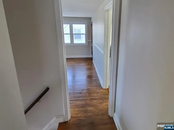 $2,000 | 689 Godwin Avenue, Unit 2, Midland Park, NJ 07432