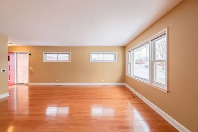 $3,200 | 114 North Forest Avenue, Palatine, IL 60074