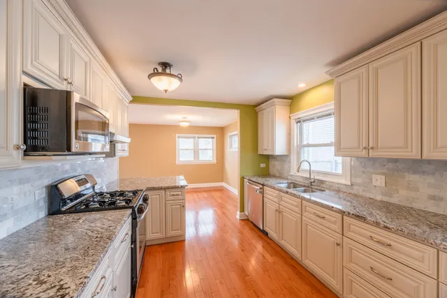 $3,200 | 114 North Forest Avenue, Palatine, IL 60074