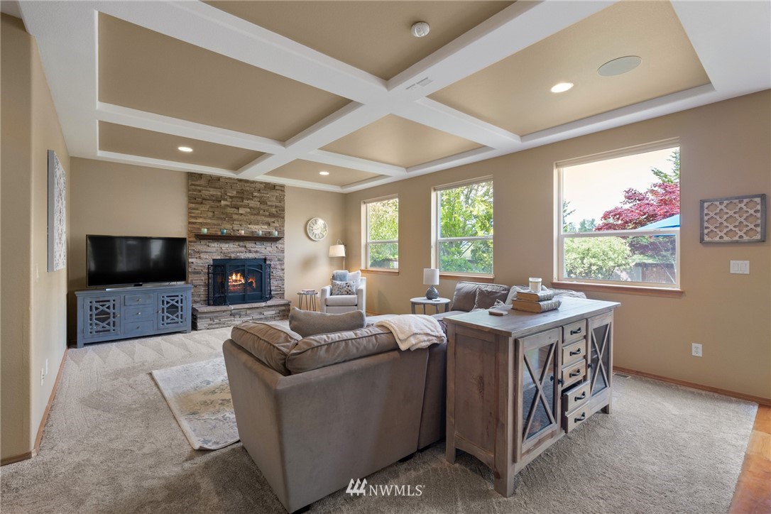 6208 Northeast 5th Court Renton, WA 98059 - Photo 14 of 37