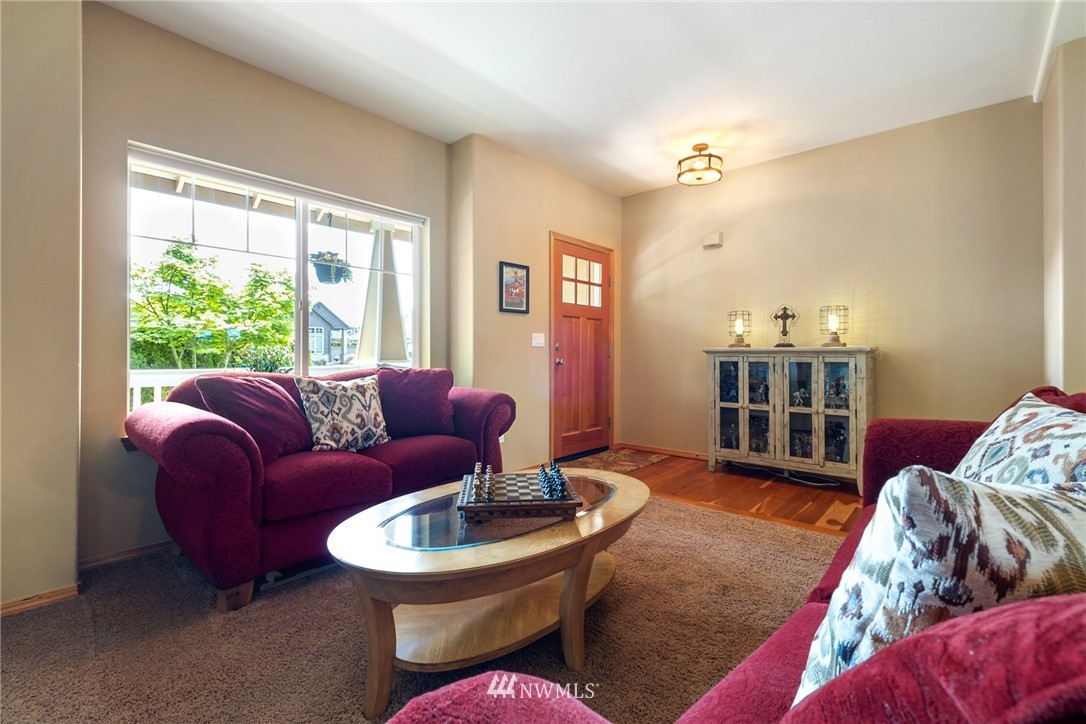 6208 Northeast 5th Court Renton, WA 98059 - Photo 8 of 37