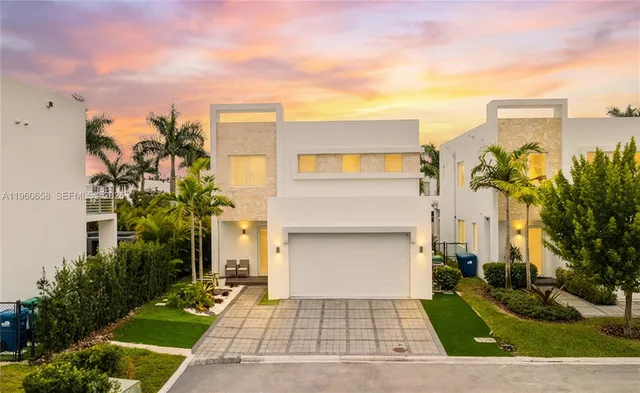 $1,180,000 | 10366 Northwest 68th Terrace, Doral, FL 33178