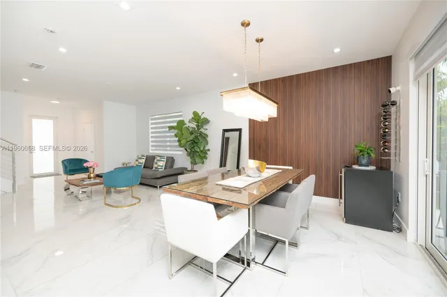 $1,180,000 | 10366 Northwest 68th Terrace, Doral, FL 33178