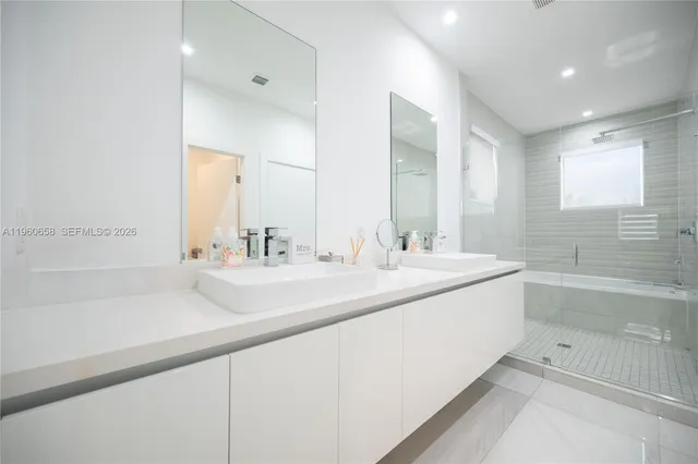 $1,180,000 | 10366 Northwest 68th Terrace, Doral, FL 33178