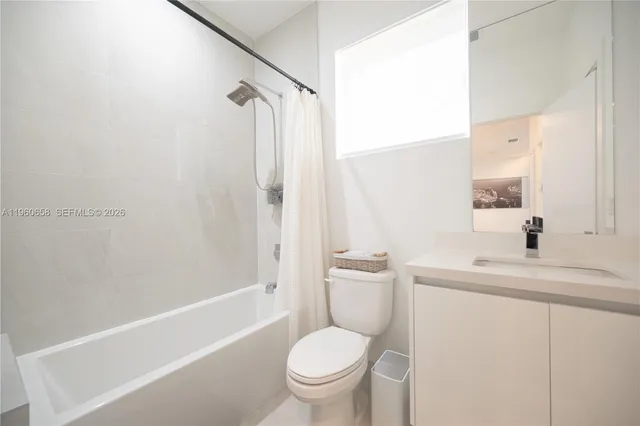 $1,180,000 | 10366 Northwest 68th Terrace, Doral, FL 33178