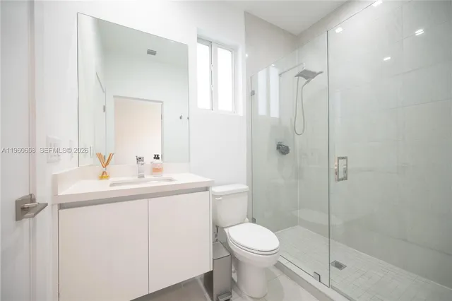 $1,180,000 | 10366 Northwest 68th Terrace, Doral, FL 33178