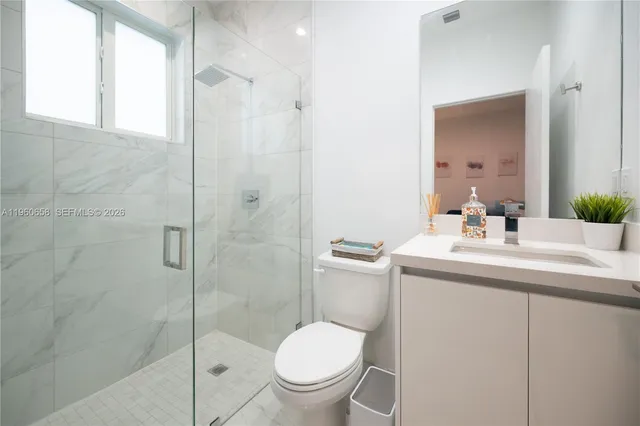 $1,180,000 | 10366 Northwest 68th Terrace, Doral, FL 33178