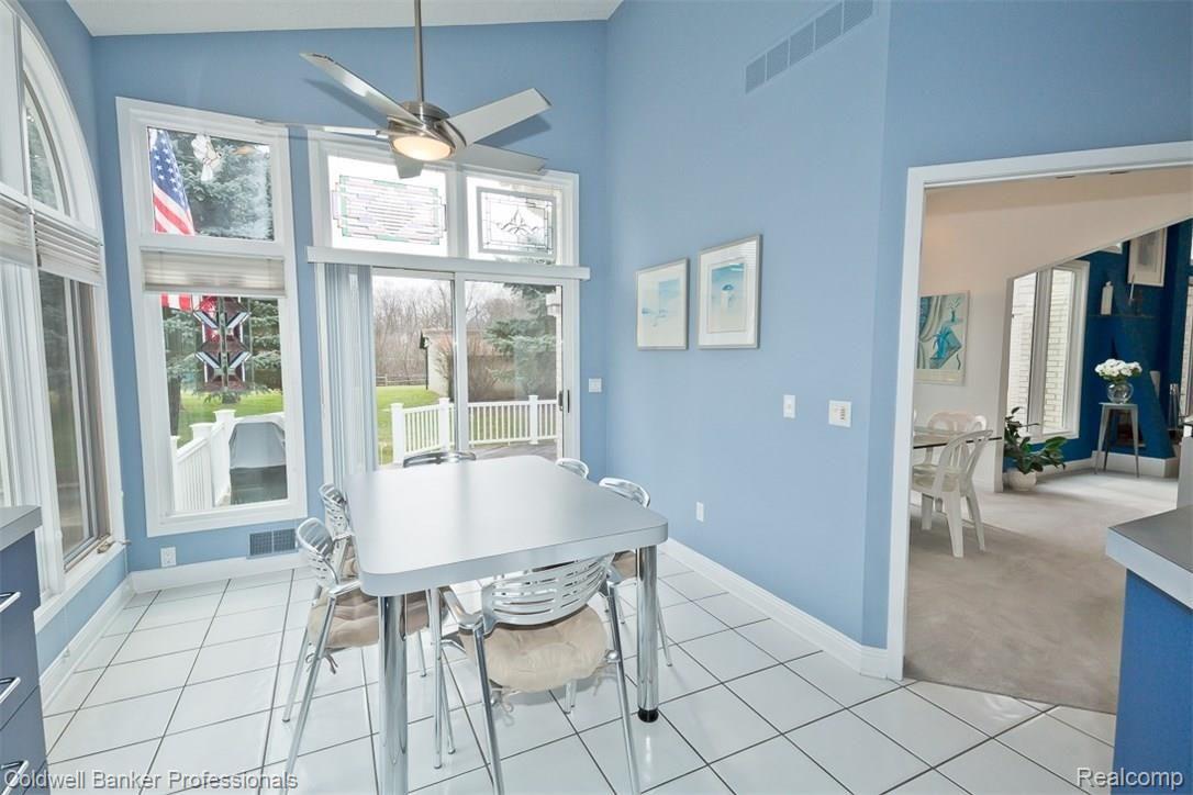 36195 Howard Road Farmington, MI 48331 - Photo 32 of 71 Breakfast Area/Dining Room