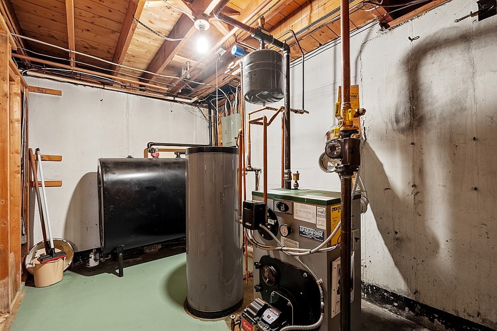 61 Harvard Road Shirley, MA 01464 - Photo 31 of 42 a view of a room with gym equipment