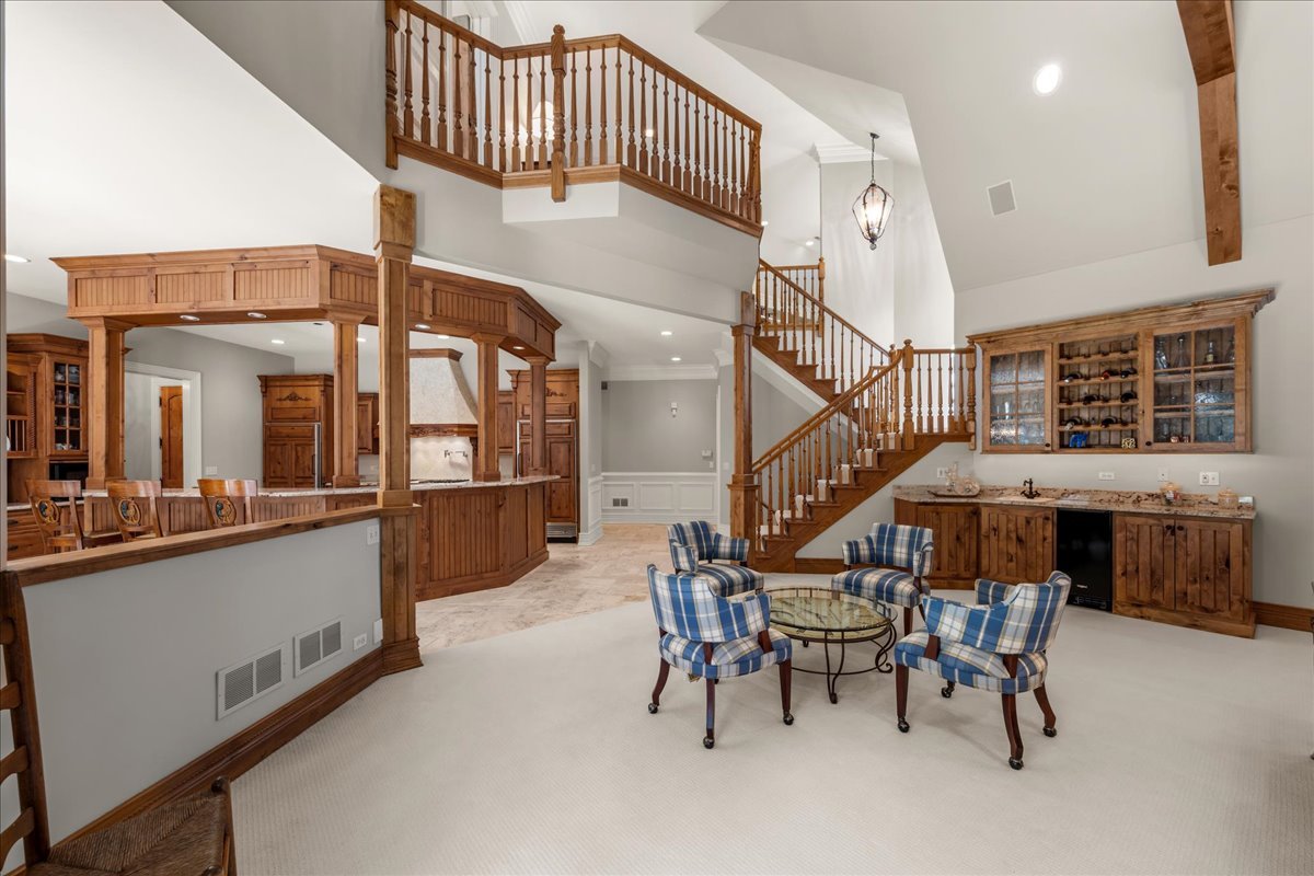 33W551 Hub Road Wayne, IL 60184 - Photo 11 of 62 Gallery Image 11