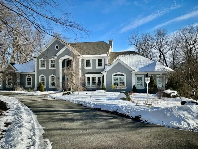 $1,600,000 | 4 Deer Trail Road, Saddle River, NJ 07458